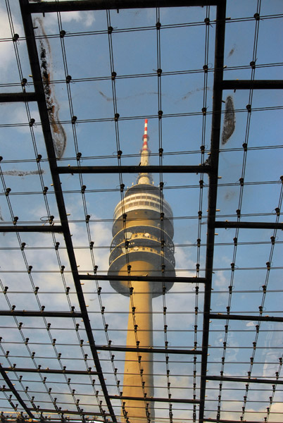 München - Olympiaturm through the roof