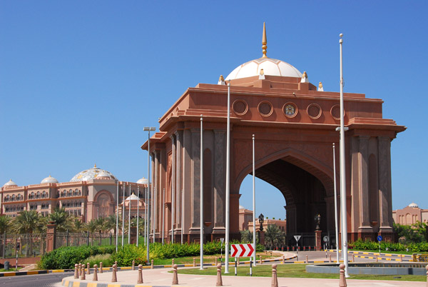 Monumental gateway, Emirates Palace Hotel, Abu Dhabi