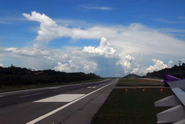 Runway 09-27, Phuket