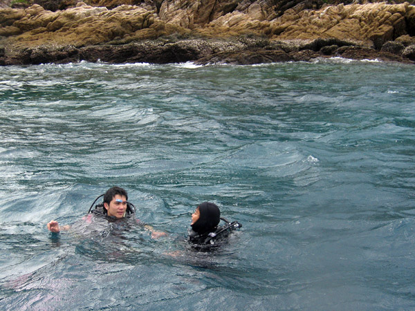 Jeng and his instructor returning from Dive 1, Racha Island