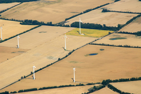 Windmills, near Etzin, Brandenburg, Germany (52 30 45N/12 53 57E)