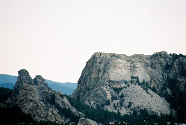Distant view, Mount Rushmore
