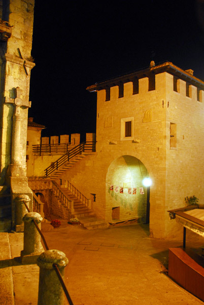 Porta San Francisco, San Marino, night