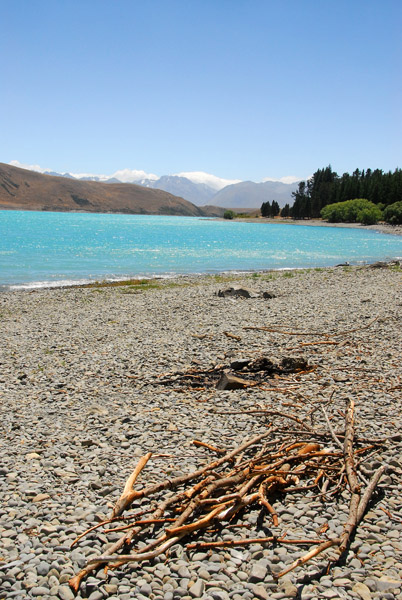 Pebbly beach, Lake Tekapo