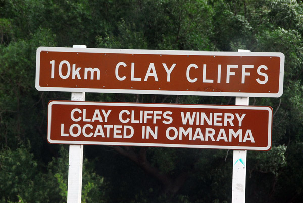Omarama Clay Cliffs and Clay Cliffs Winery