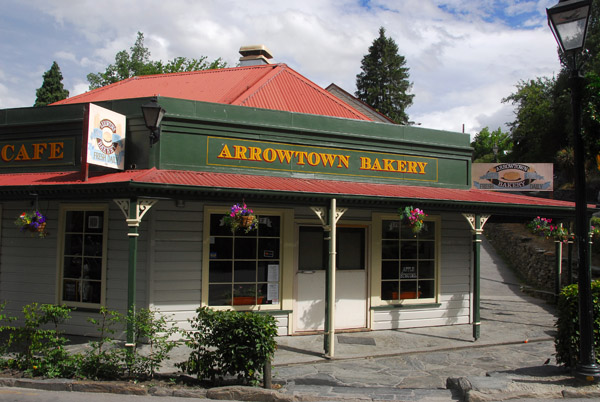 Arrowtown Bakery - one of the nicely restored buildings in this touristy town