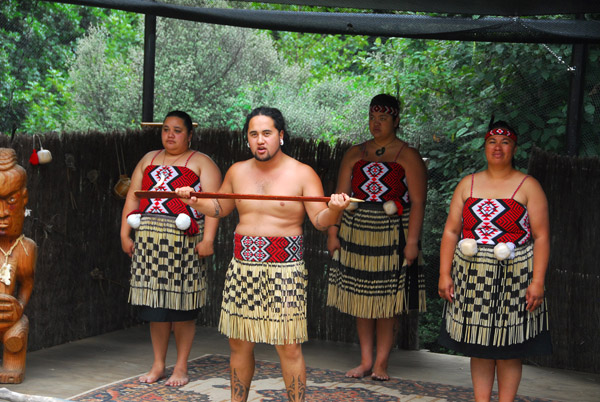 Maori cultural performance, Kiwi & Birdlife Park