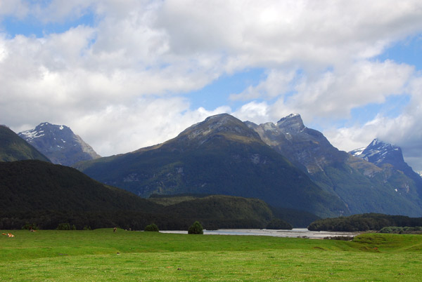 Many scenes from Lord of the Rings were filmed around Glenorchy