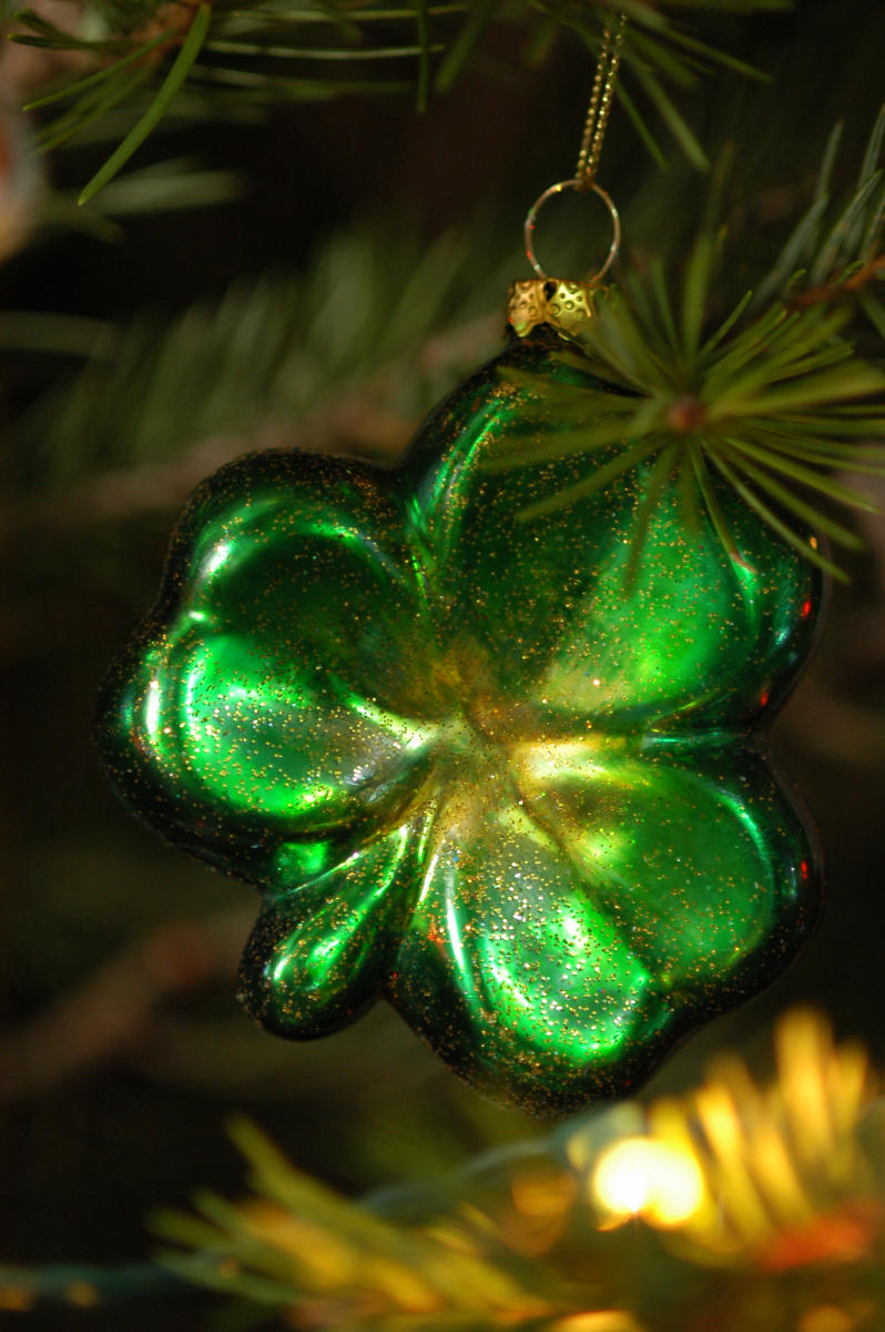 Glass shamrock