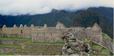 Machu Picchu  .