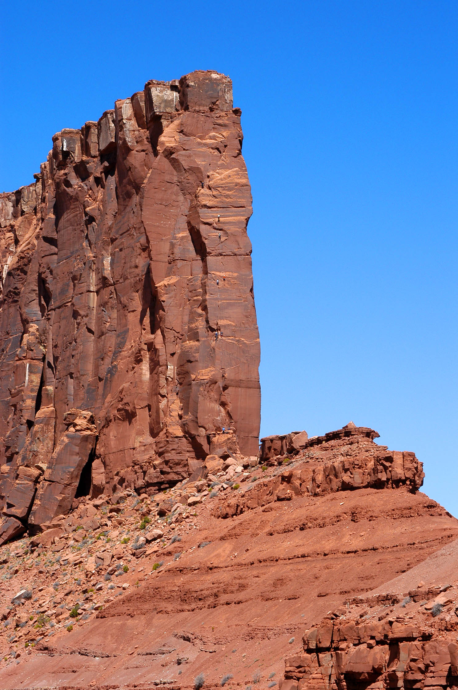South end of the Rectory: nine climbers are visible (click on original below to see them)