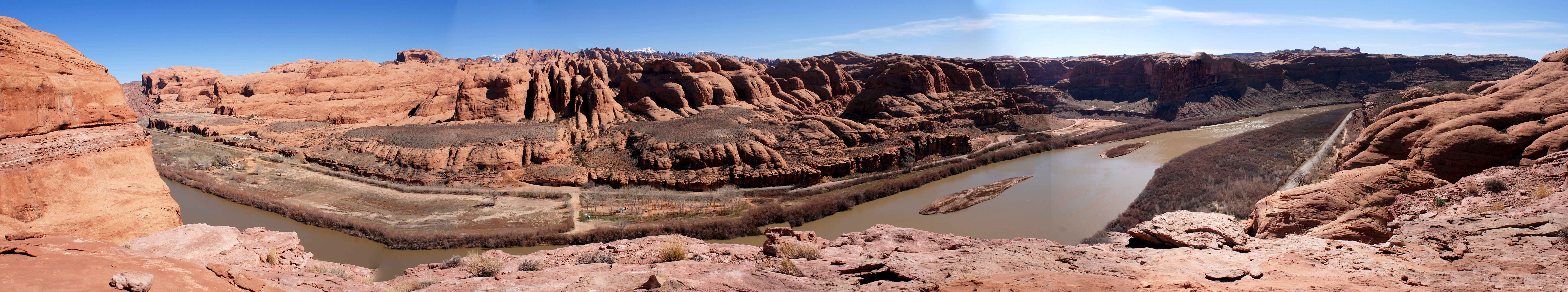 Fin pano in one image (180-degree view)