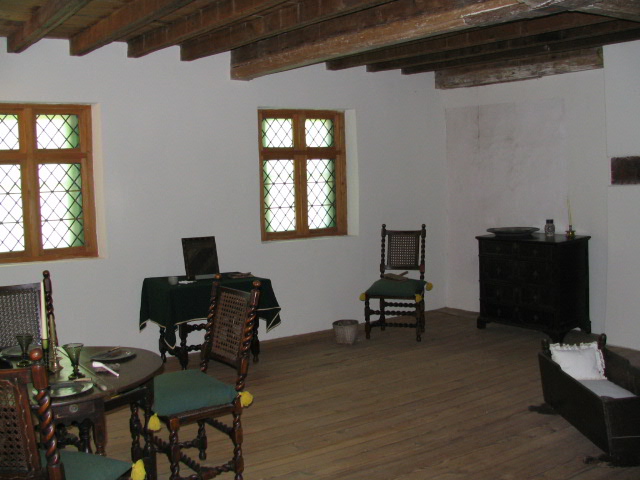 Bacons Castle-original front room2.jpg