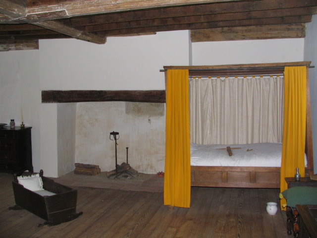 Bacons Castle- original front room1.jpg