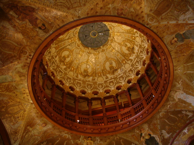 Flagler College-interior lobby dome.jpg