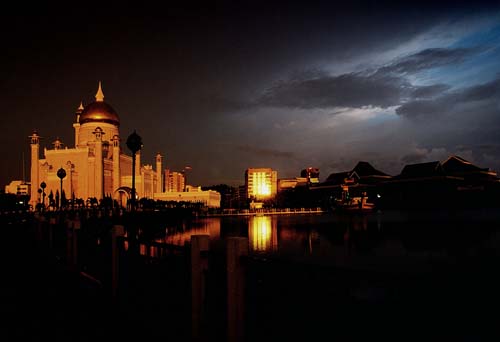 Omar Ali Saifuddien Mosque, Brunei Darussalam