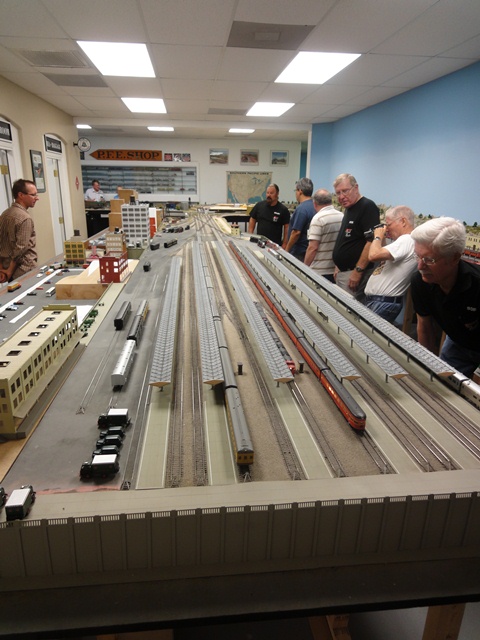LAUPT in HO - on Ron Meis gigantic Sunset Route layout