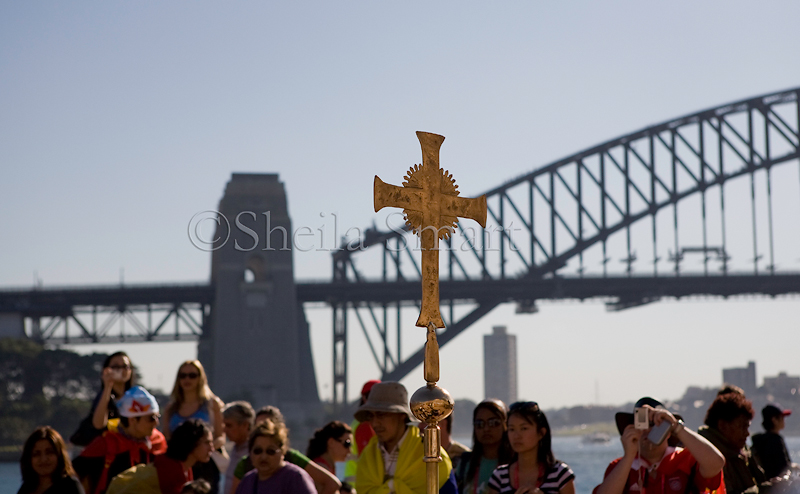Crucifix with Harbour Bridge