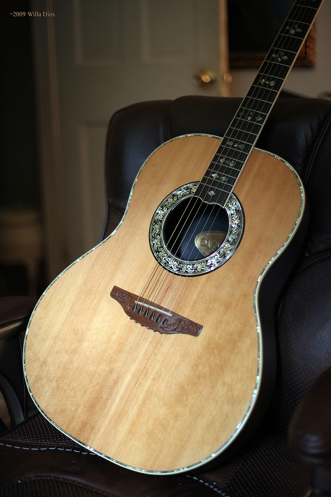 33 year old Beauty ~ Ovation Custom Legend 1119-4