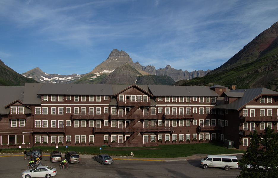 Many Glaciers Lodge