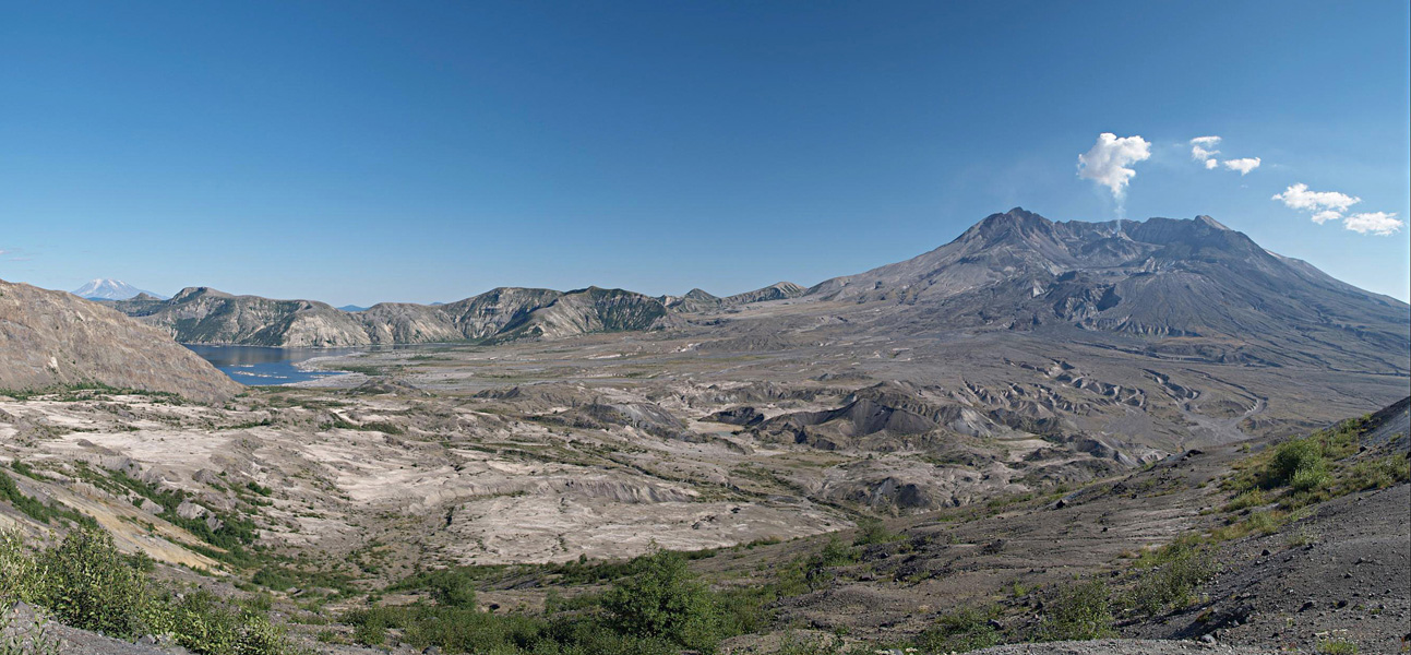 Spirit Lake and Mt St Helens