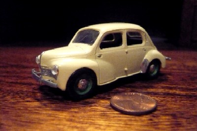 o6/94/477694/1/109272339.2CaAPqUP.renault4cv1.43002.jpg