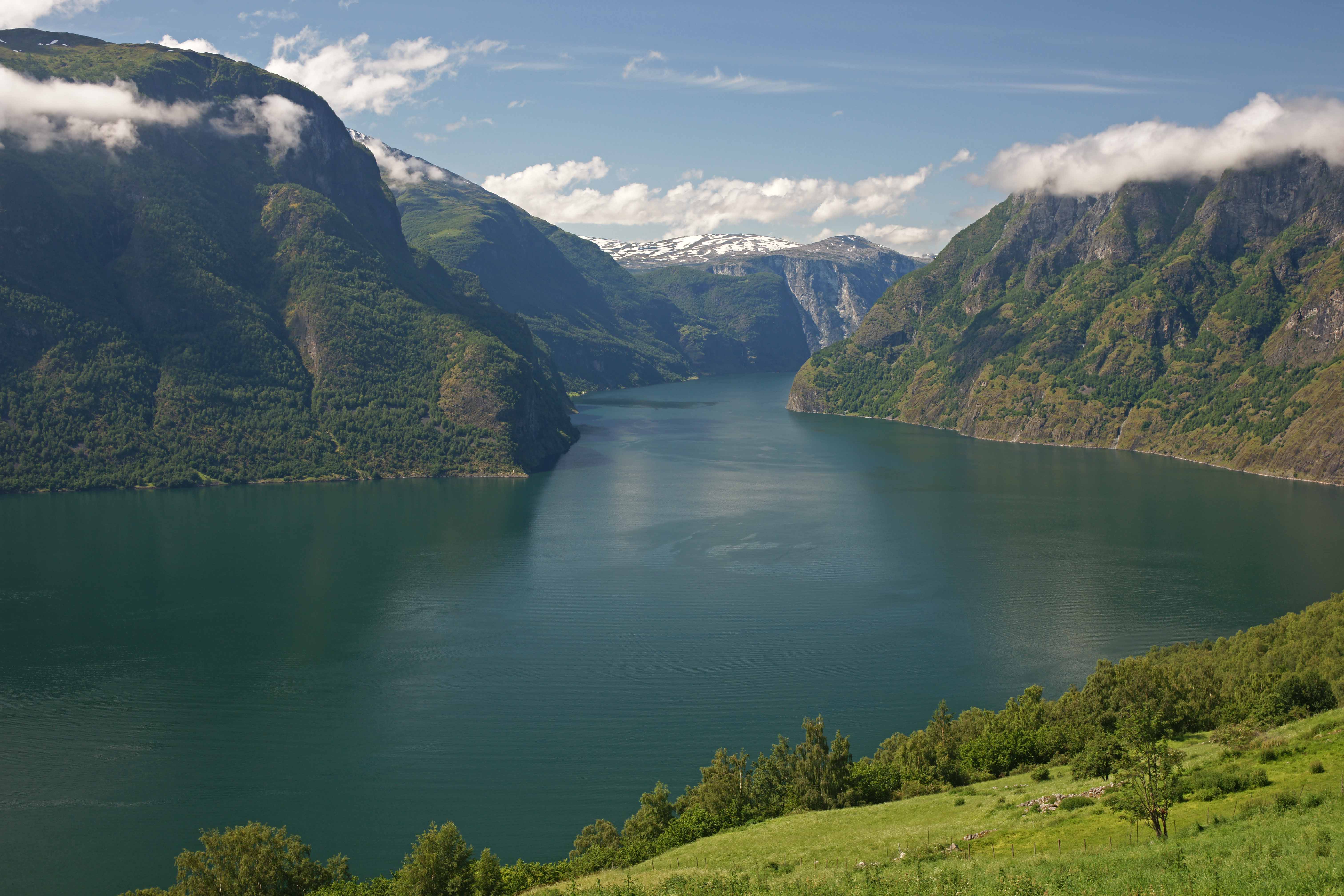 Sognefjorden Fiord Norway.jpg