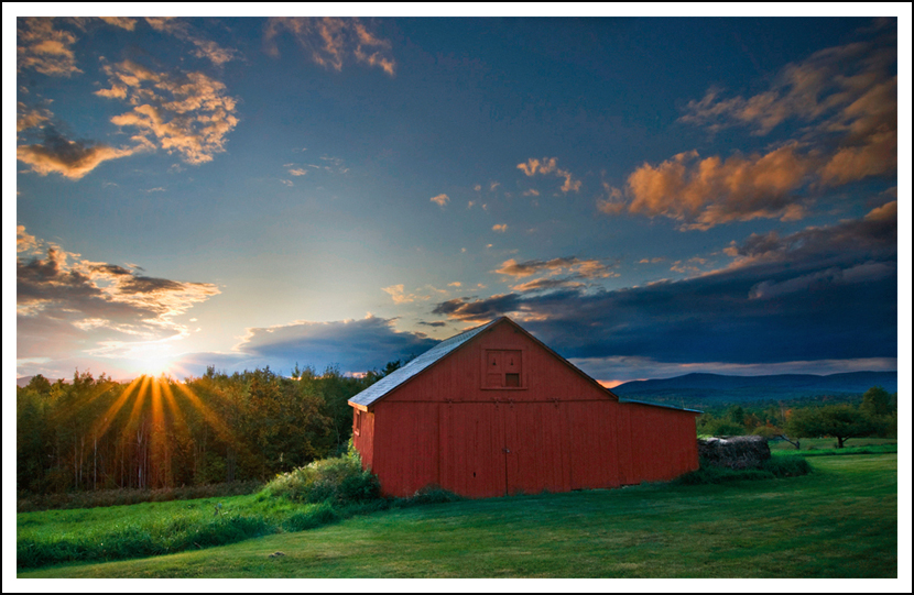 Red Barn in Wilton NH.jpg