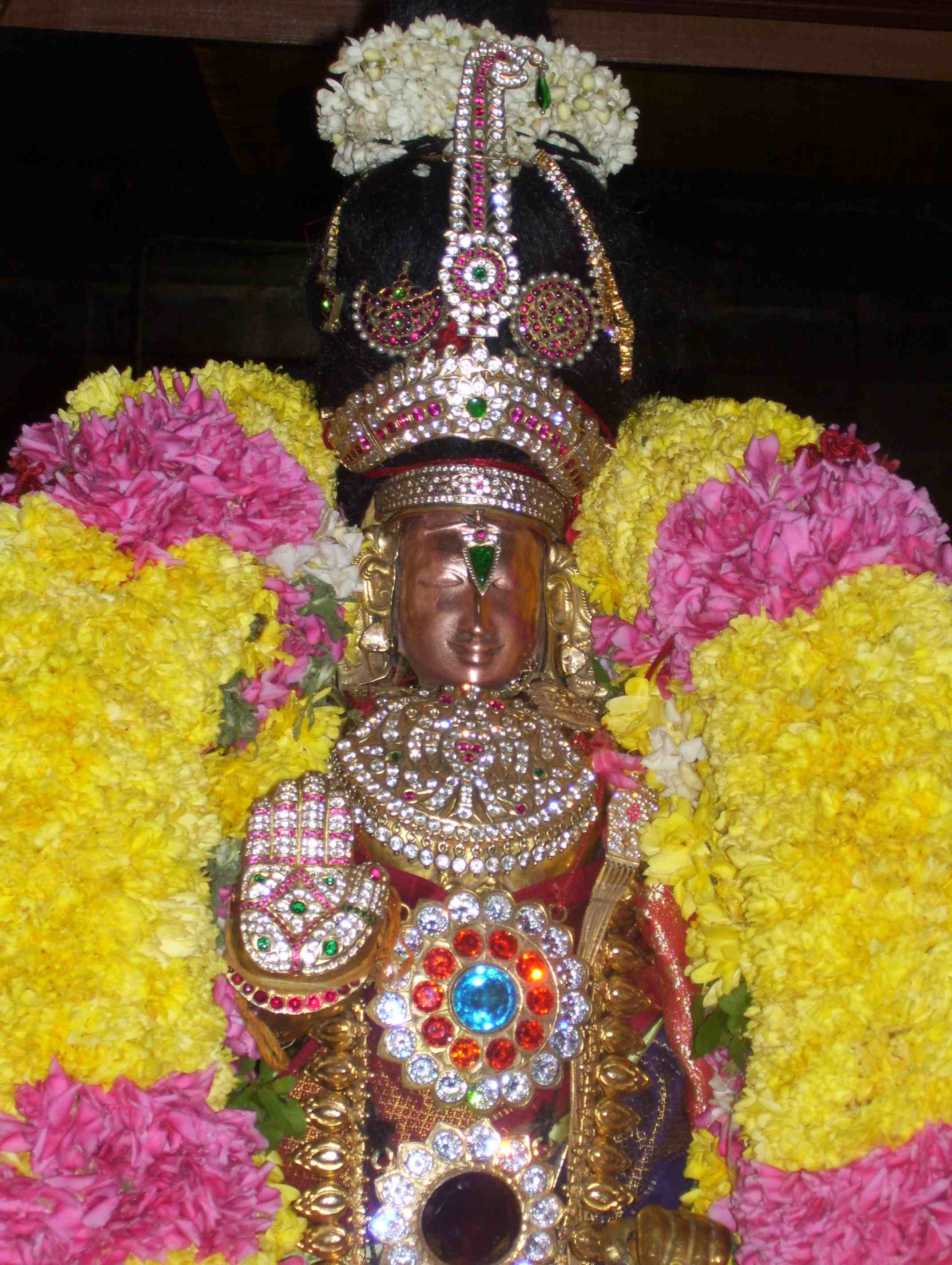 15.Thiruvabaranathuku Azagu kodukkum perumal.jpg