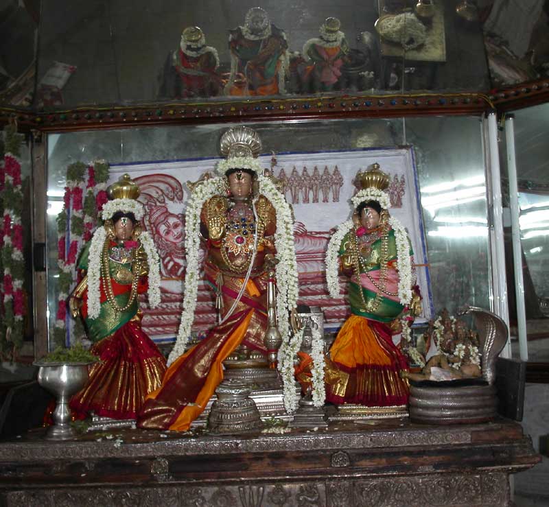 Sarangapani in Kannadi aRai.jpg