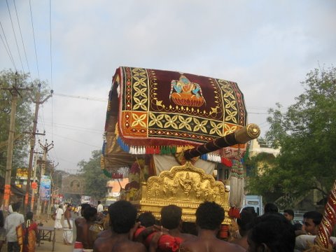 Thanga pallakku puRappADu
