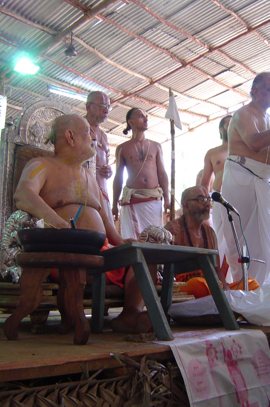 Srimadandavan with Emperumanar jeeyar.JPG