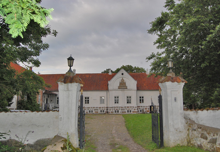 Vr Hovedgrd nr Nibe.jpg