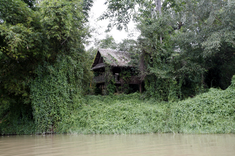 Abandoned ? River House.jpg