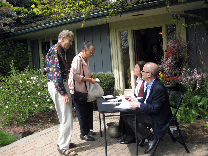  Signing the guest book