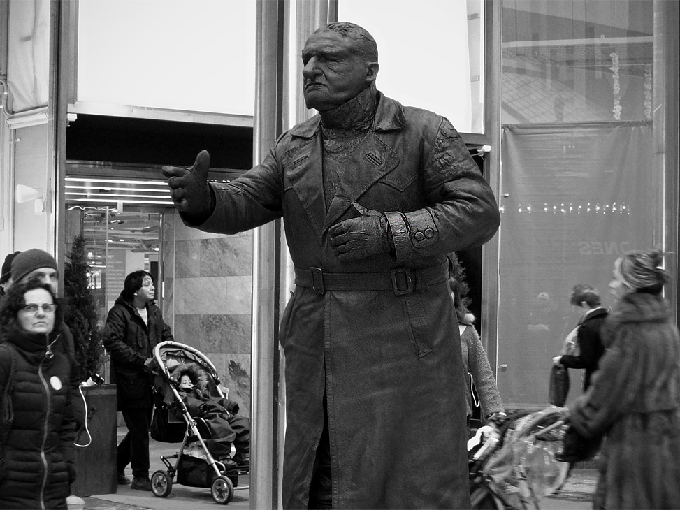  Living Statue IV