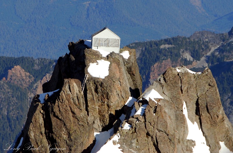 Three fingers Hut