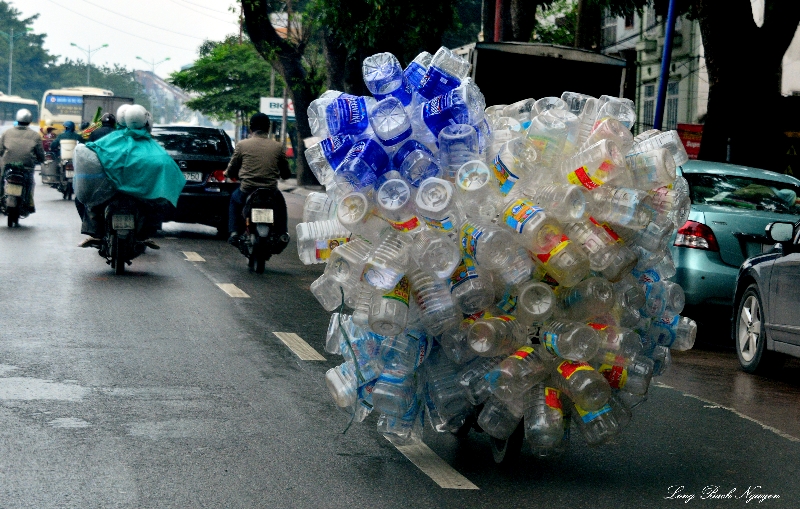 portable airbags or plastic bottles,Hanoi, Vietnam  