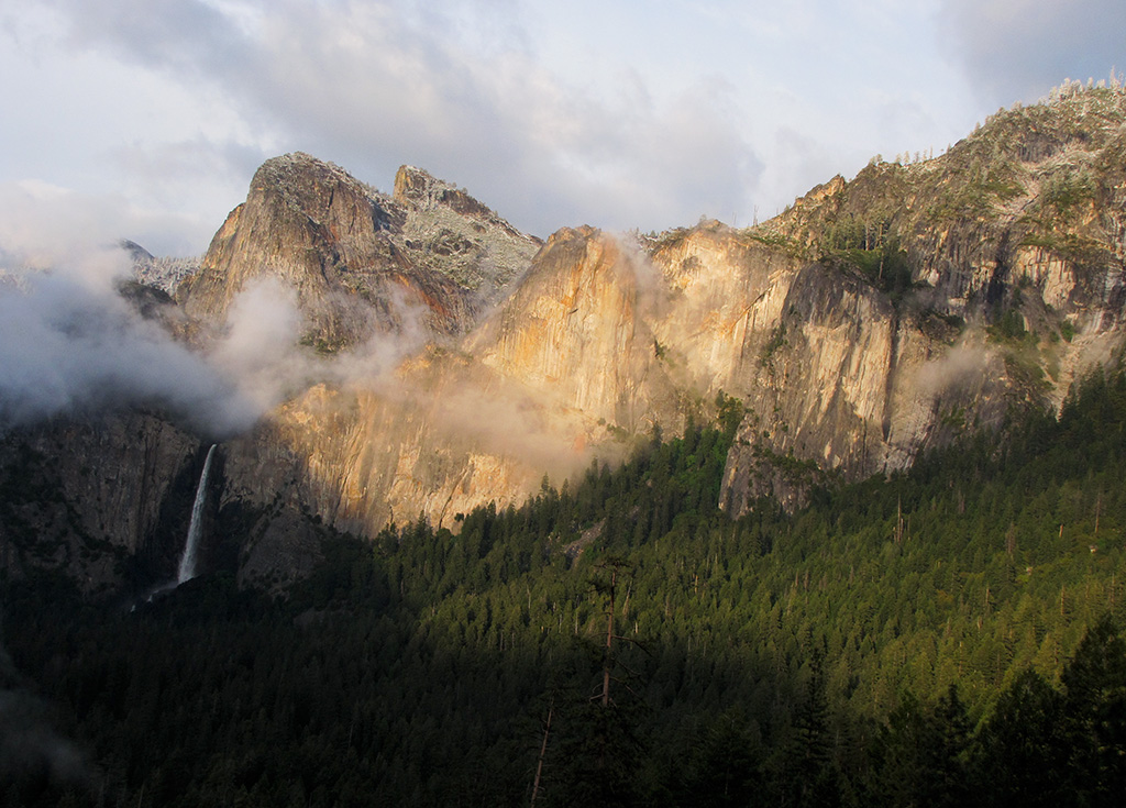 Five minutes later, the sun setting colors on Cathedral Rock, Tunnel View, 7:27 pm.  SX10 #2643