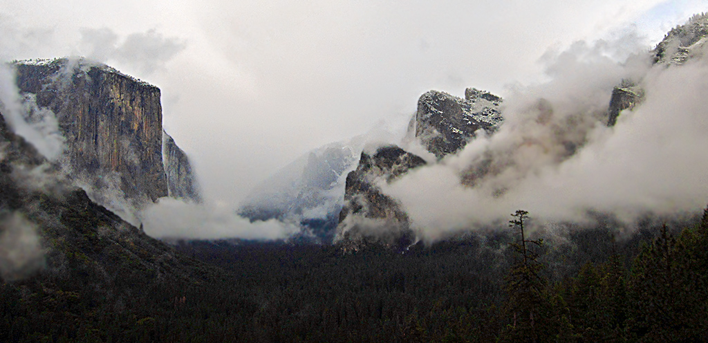6:14 pm. Wider view of  clearing storm in late May at Tunnel View, Yosemite.. #4505