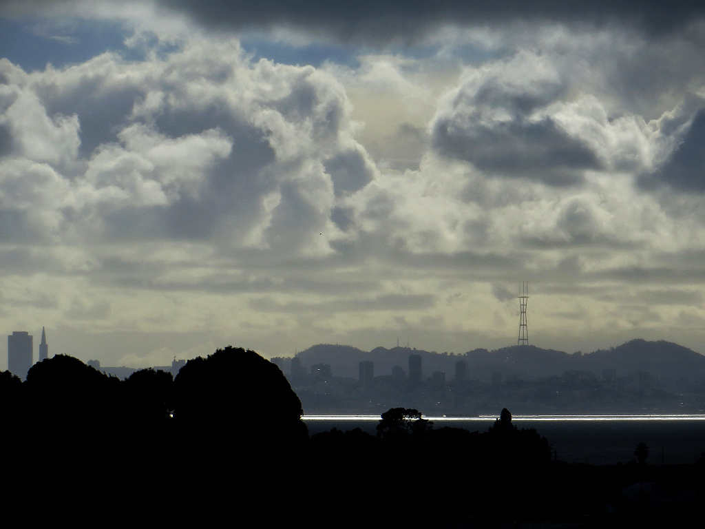 Heavy clouds, late afternoon, SF, 192mm-equiv, iso100. 12/12/12