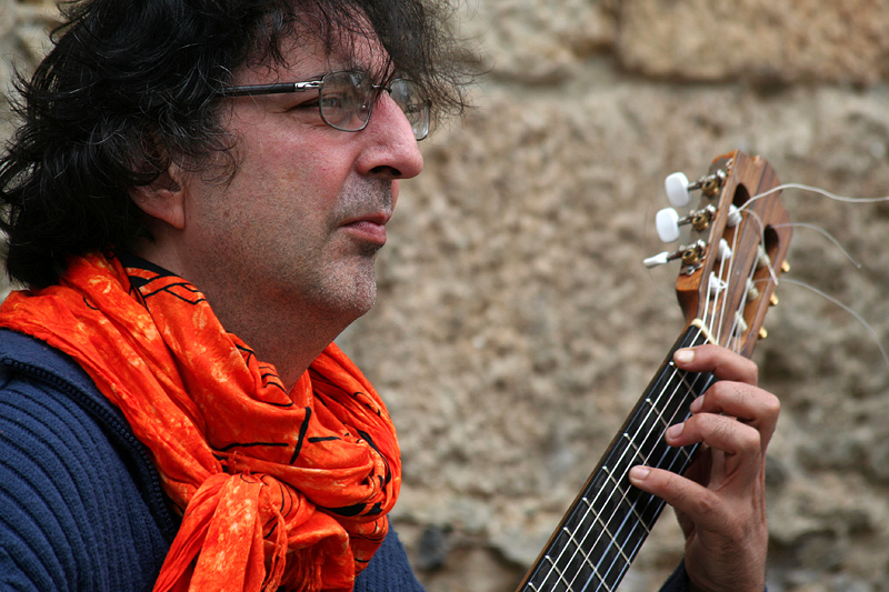 Videoclip of Felix Manye Rodriguez, of Volterra, is below.