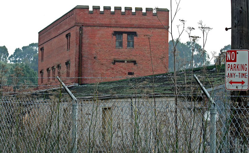 Part of the old winery <a href=http://tinyurl.com/ywr8fl target=_blank>Winehaven</a>