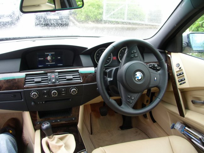 SILVER 530I DASH 06 REG.JPG