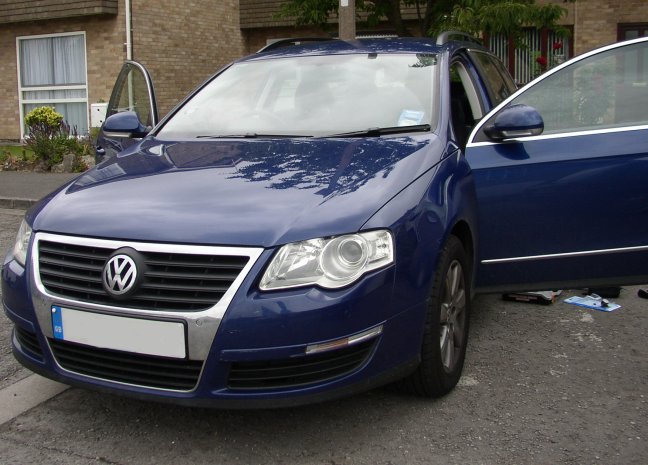 BLUE PASSAT FRONT 06 REG.jpg