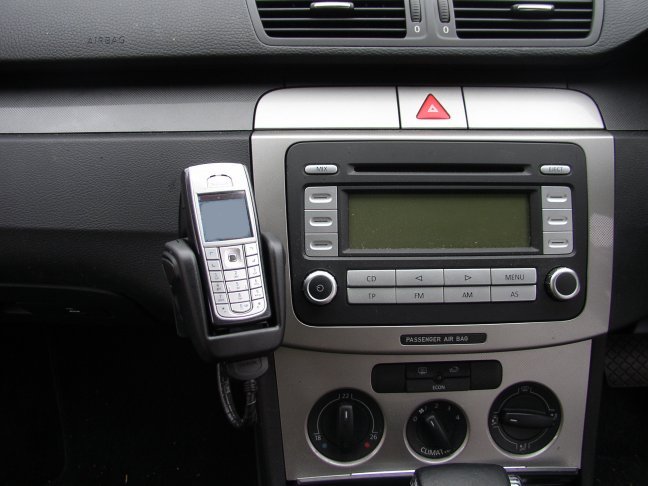 BLUE PASSAT PHONE 06 REG.jpg