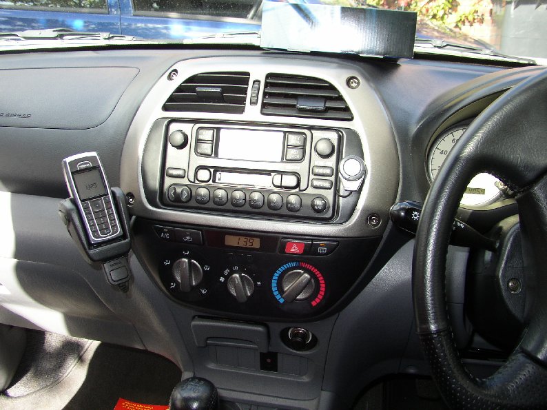 Toyota Rav4 and Nokia 6230i.JPG