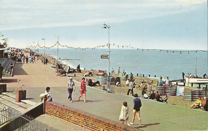 Promenade 60s or 70s