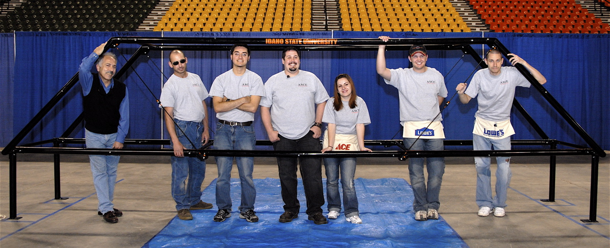 penultimate group shot ISU College of Engineering Steel Bridge Team _DSC0698.jpg