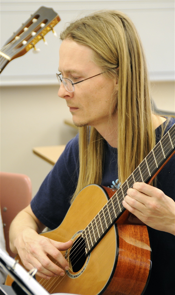 Familiar ISU Guitar Ensemble Member _DSC0375.jpg